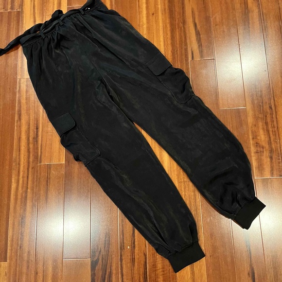 Lovers And Friends Black Pants Jogger Silky Elastic Tie Waist Cropped Size Small - Picture 3 of 8